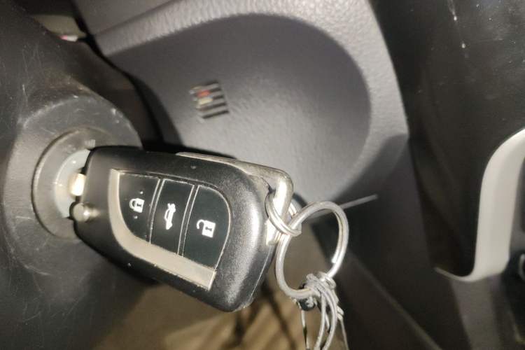Used Toyota Corolla 2017 Revised Version 1.2T S-CVT GL Vehicle Key