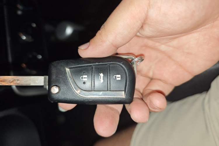 Used Toyota Corolla 2017 Revised Version 1.2T S-CVT GL-i Vehicle Key