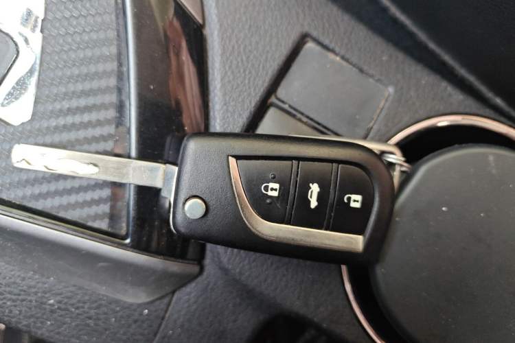Used Toyota Corolla 2017 1.6L CVT GL Vehicle Key
