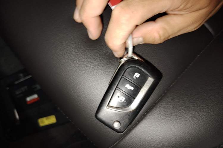 Used Toyota Corolla 2017 1.6L CVT GL Vehicle Key