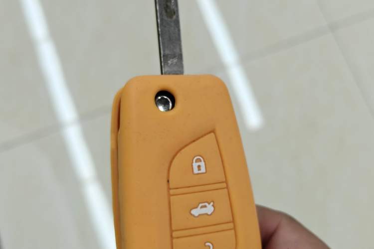 Used Toyota Corolla 2017 Revised Version 1.2T S-CVT GL Vehicle Key