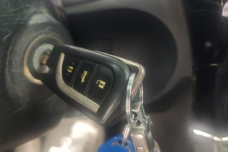 Used Toyota Corolla 2017 Revised Version 1.6L S-CVT GL Vehicle Key