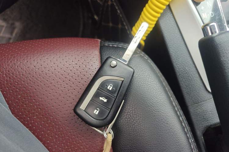 Used Toyota Corolla 2017 Revised Version 1.2T S-CVT GL-i Vehicle Key