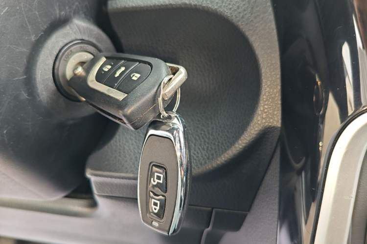 Used Toyota Corolla 2017 Revised Version 1.2T S-CVT GL-i Vehicle Key