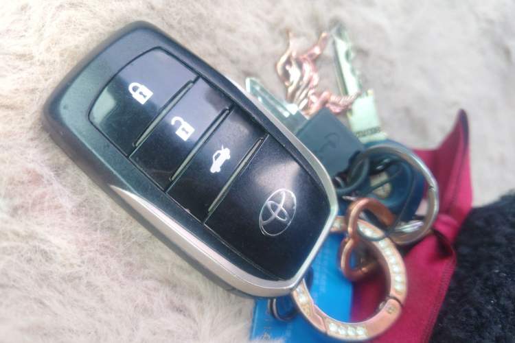 Used Toyota Corolla 2017 Revised Version 1.2T S-CVT GL Vehicle Key