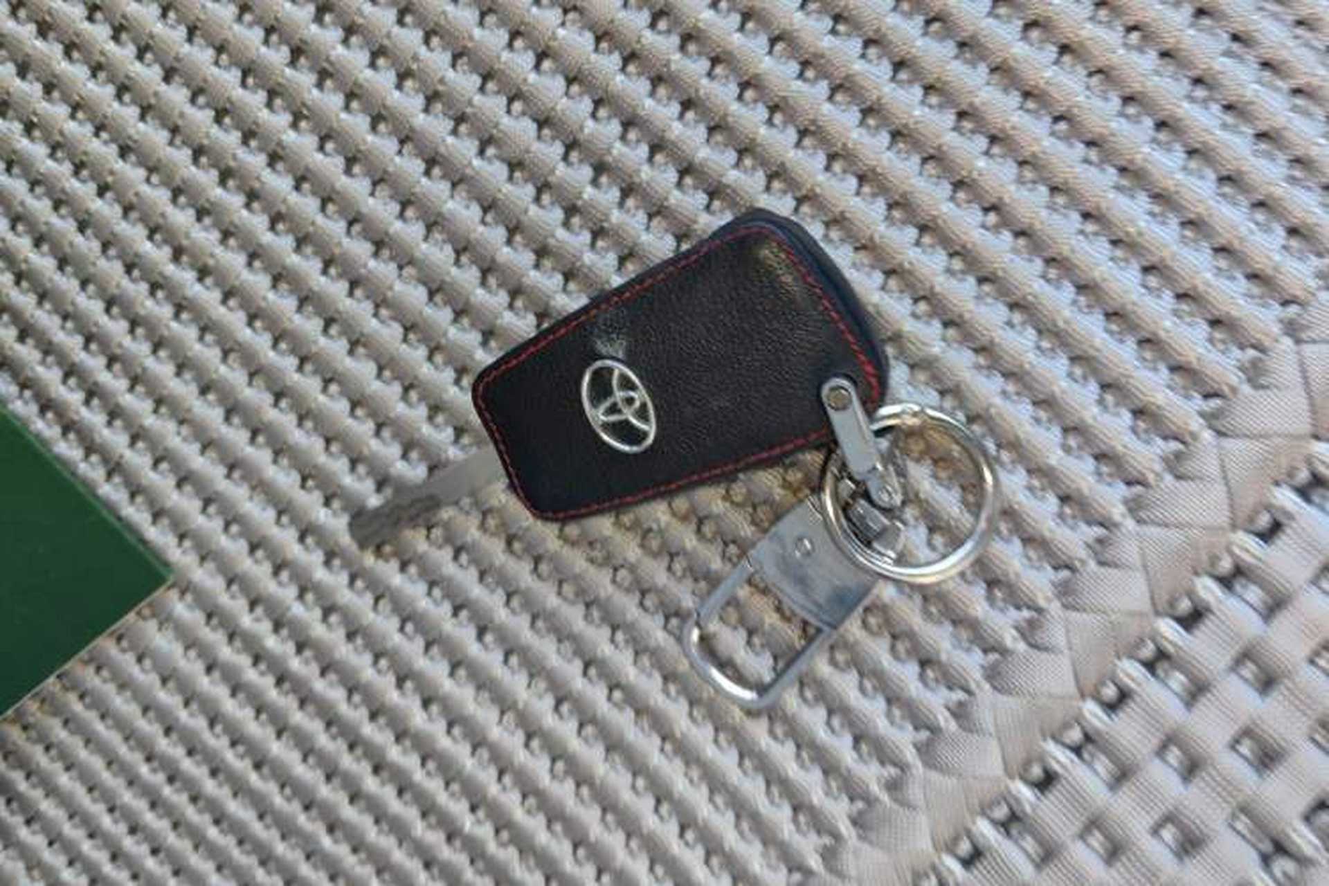 Used Toyota Corolla 2017 Revised Version 1.2T S-CVT GL-i Leather Edition Vehicle Key