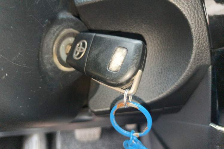 Used Toyota Corolla 2017 Revised Version 1.6L S-CVT GL Vehicle Key