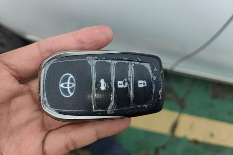 Used Toyota Corolla 2017 Revised Dual-Engine 1.8L E-CVT Elite Edition Vehicle Key