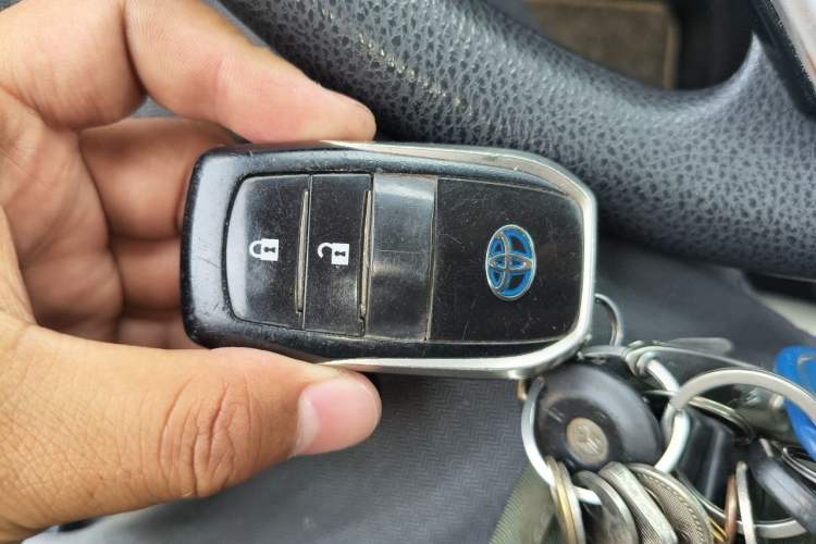 Used Toyota Corolla 2017 Revised Dual-Engine 1.8L E-CVT Leading Edition Vehicle Key