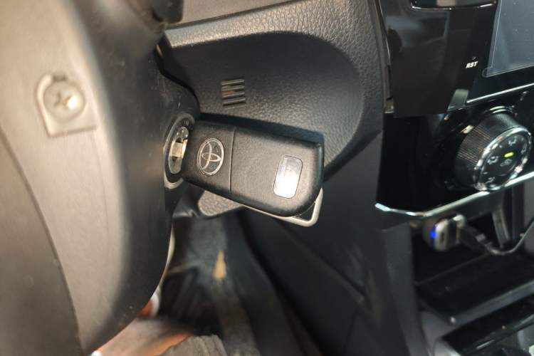 Used Toyota Corolla 2017 1.6L CVT GL Vehicle Key
