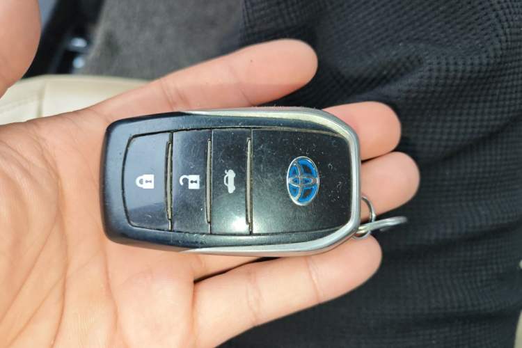 Used Toyota Corolla 2017 Revised Dual-Engine 1.8L E-CVT Leading Edition Vehicle Key