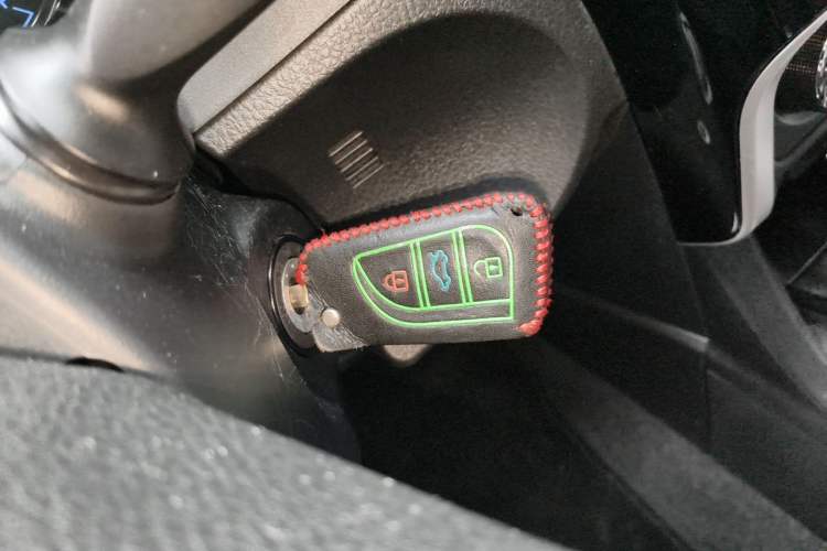 Used Toyota Corolla 2017 Revised Version 1.2T S-CVT GL-i Vehicle Key