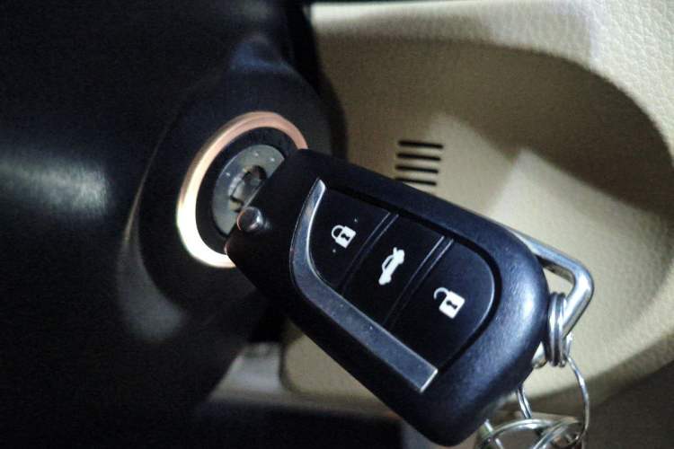Used Toyota Corolla 2017 1.6L CVT GL Vehicle Key