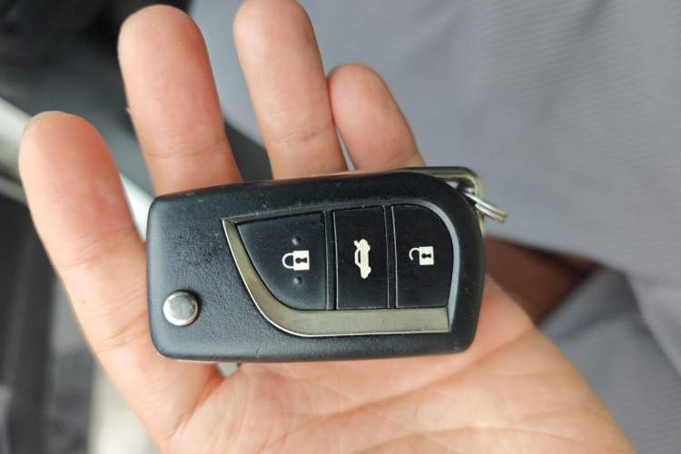 Used Toyota Corolla 2017 1.2T CVT GL-i Vehicle Key