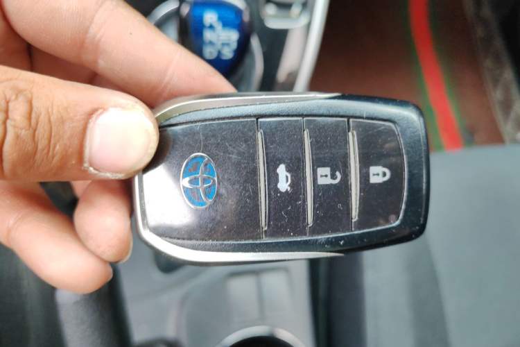 Used Toyota Corolla 2017 Revised Dual-Engine 1.8L E-CVT Leading Edition Vehicle Key