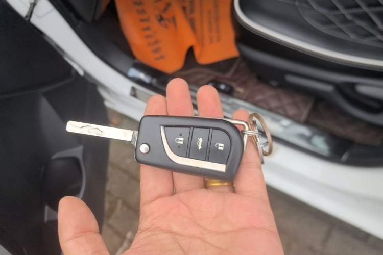 Used Toyota Corolla 2017 Revised Version 1.2T S-CVT GL-i Vehicle Key