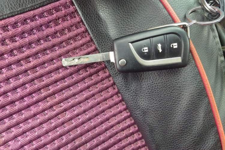 Used Toyota Corolla 2017 Revised Version 1.2T S-CVT GL Vehicle Key