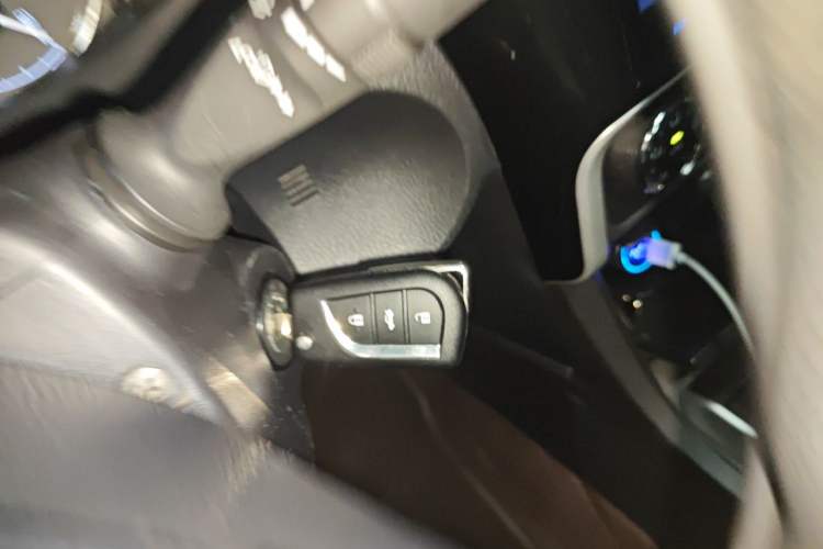 Used Toyota Corolla 2017 Revised Version 1.2T S-CVT GL-i Vehicle Key