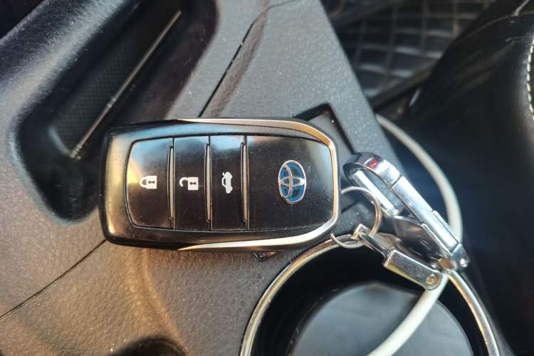 Used Toyota Corolla 2017 Revised Dual-Motor 1.8L E-CVT Pioneer Edition Vehicle Key