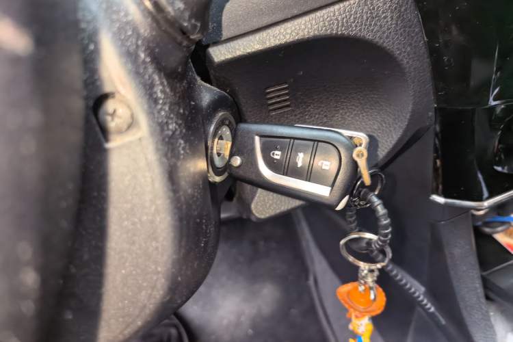 Used Toyota Corolla 2017 Revised Version 1.6L S-CVT GL Vehicle Key
