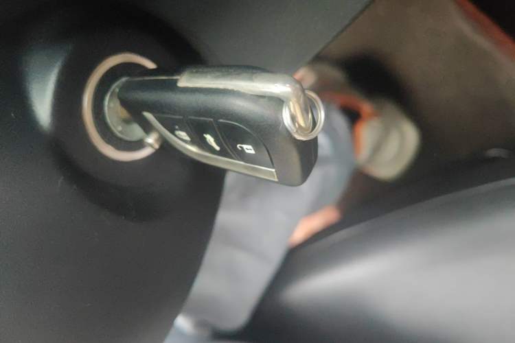 Used Toyota Corolla 2017 1.2T CVT GL-i Leather Edition Vehicle Key