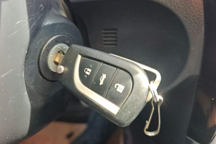 Used Toyota Corolla 2017 Revised Version 1.2T S-CVT GL Vehicle Key