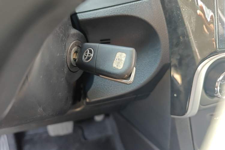 Used Toyota Corolla 2017 Revised Version 1.2T S-CVT GL Vehicle Key