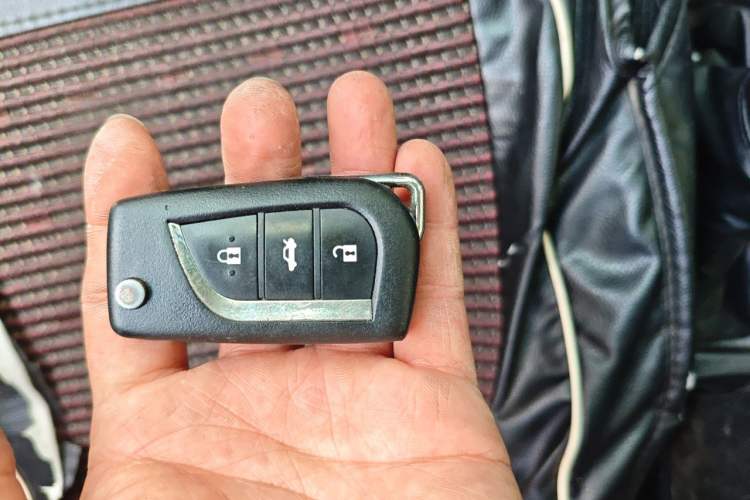 Used Toyota Corolla 2017 Revised Version 1.2T S-CVT GL Vehicle Key