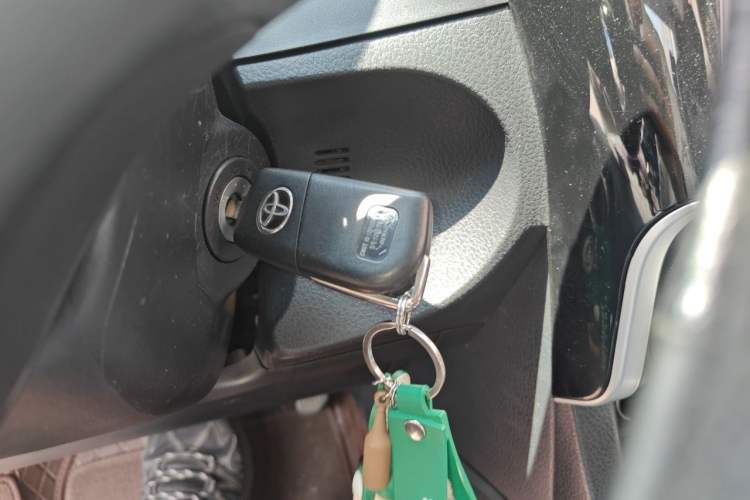 Used Toyota Corolla 2017 Revised Version 1.2T S-CVT GL Vehicle Key