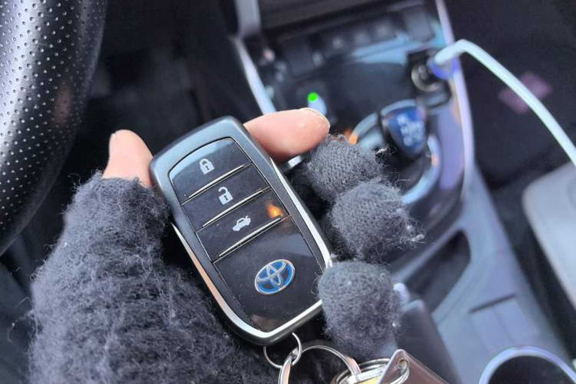 Used Toyota Corolla 2017 Revised Dual-Engine 1.8L E-CVT Leading Edition Vehicle Key