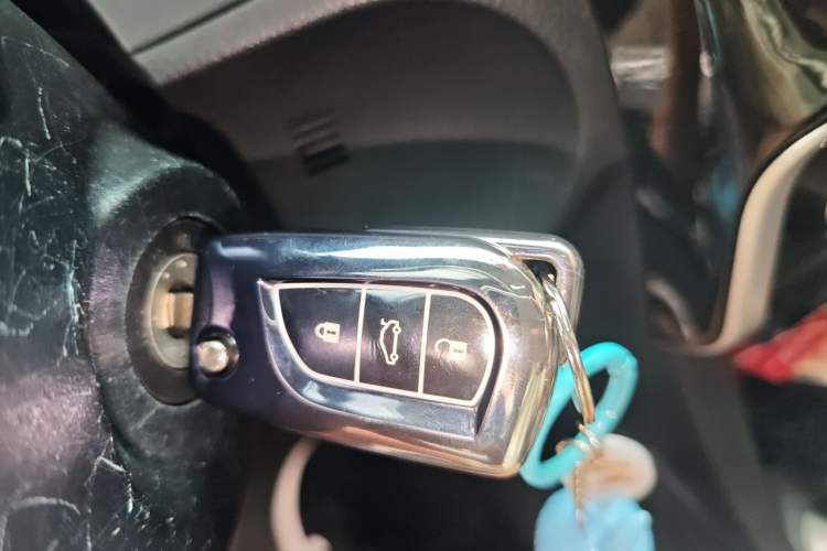 Used Toyota Corolla 2017 Revised Version 1.2T S-CVT GL Vehicle Key