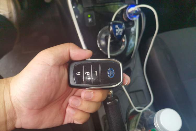 Used Toyota Corolla 2017 Revised Dual-Engine 1.8L E-CVT Leading Edition Vehicle Key