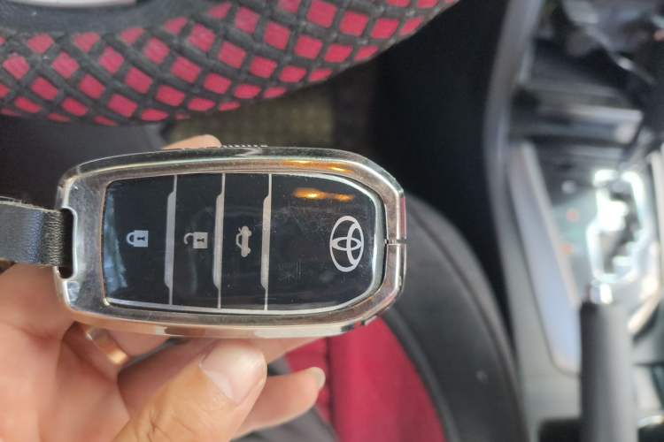 Used Toyota Corolla 2017 Revised Version 1.2T S-CVT GL-i Vehicle Key