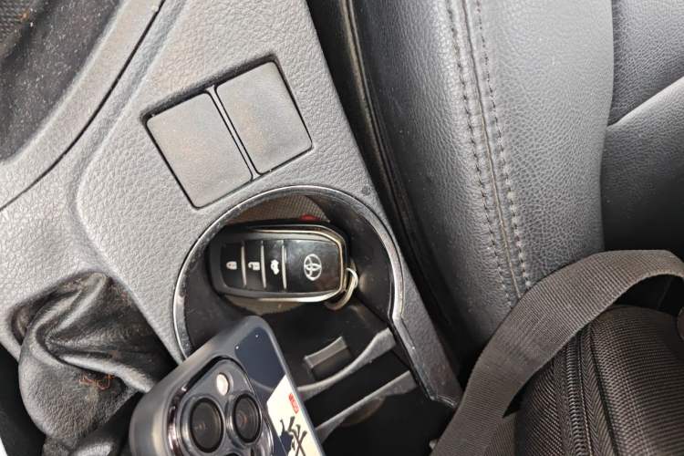 Used Toyota Corolla 2017 Revised Dual-Engine 1.8L E-CVT Leading Edition Vehicle Key