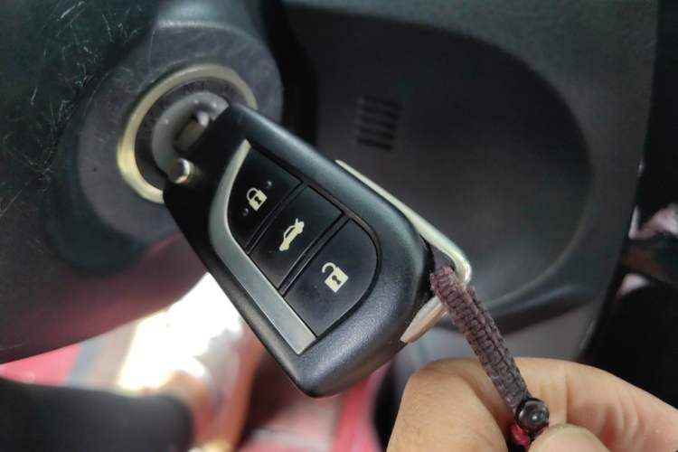 Used Toyota Corolla 2017 Revised Version 1.6L S-CVT GL Vehicle Key