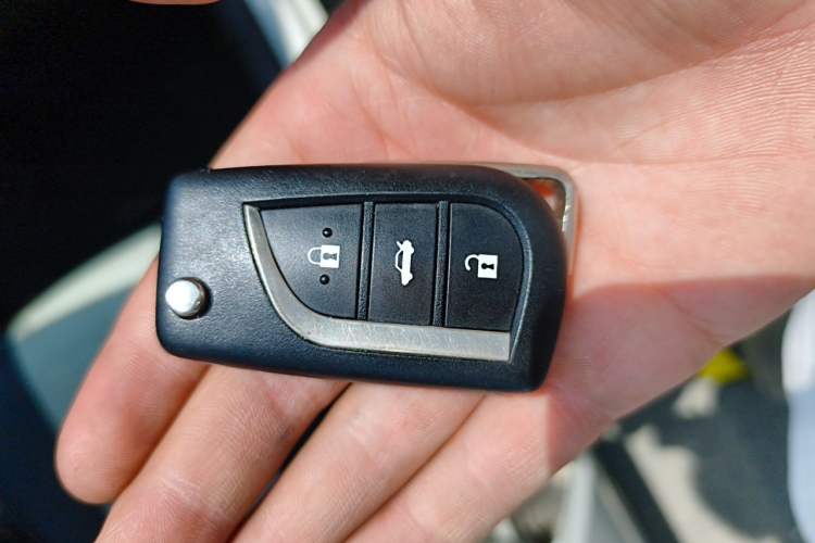 Used Toyota Corolla 2017 Revised Version 1.2T S-CVT GL-i Vehicle Key