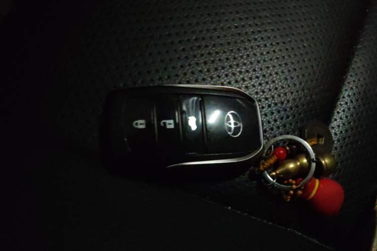 Used Toyota Corolla 2017 Revised Version 1.2T S-CVT GL Vehicle Key