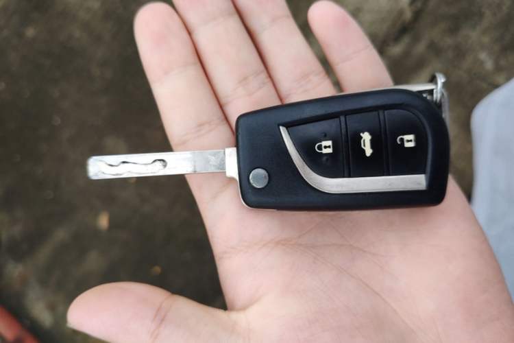 Used Toyota Corolla 2017 Revised Version 1.6L S-CVT GL Vehicle Key