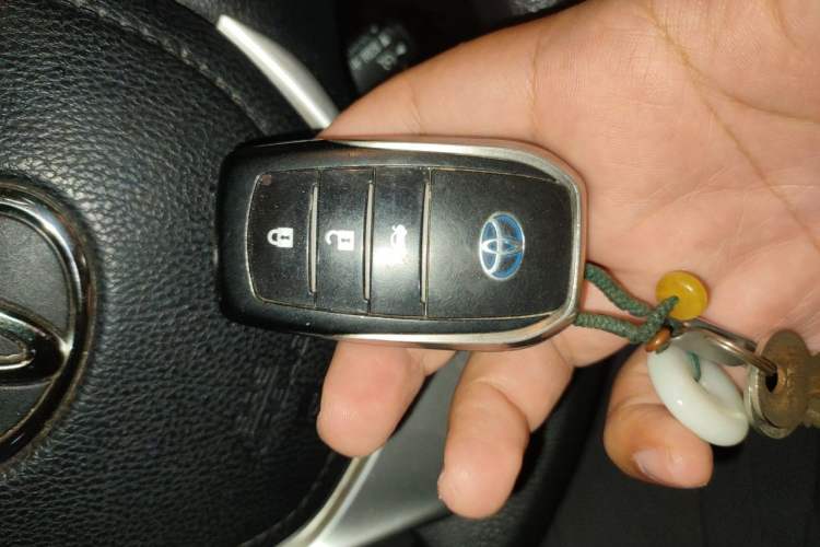 Used Toyota Corolla 2017 Revised Dual-Engine 1.8L E-CVT Leading Edition Vehicle Key