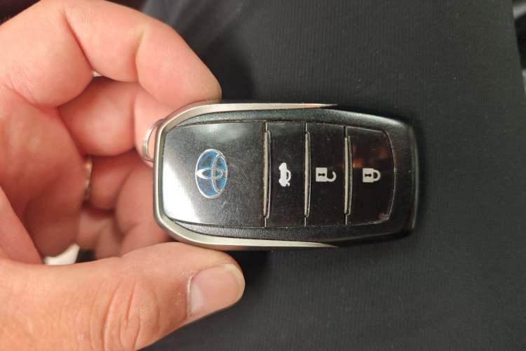 Used Toyota Corolla 2017 Revised Dual-Engine 1.8L E-CVT Leading Edition Vehicle Key