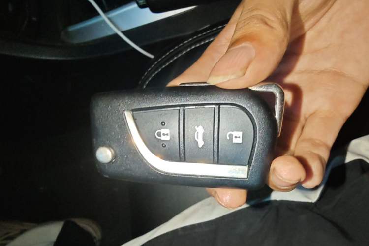 Used Toyota Corolla 2017 Revised Version 1.6L S-CVT GL Vehicle Key