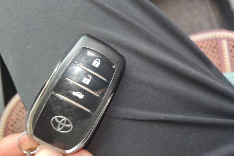Used Toyota Corolla 2017 Revised Dual-Engine 1.8L E-CVT Leading Edition Vehicle Key