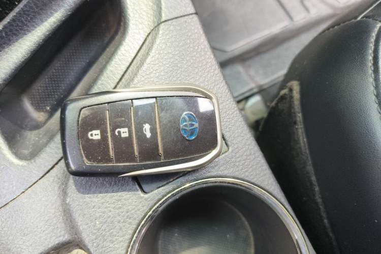 Used Toyota Corolla 2017 Revised Dual-Engine 1.8L E-CVT Leading Edition Vehicle Key