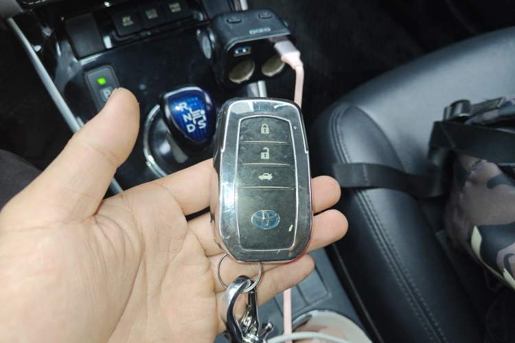 Used Toyota Corolla 2017 Revised Dual-Engine 1.8L E-CVT Leading Edition Vehicle Key