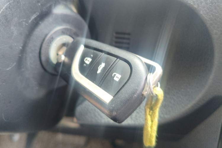 Used Toyota Corolla 2017 Revised Version 1.2T S-CVT GL Vehicle Key