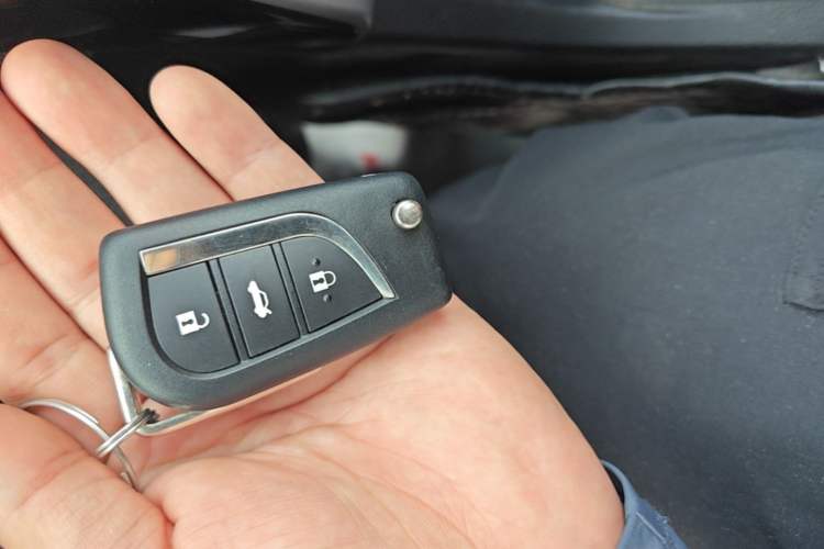 Used Toyota Corolla 2017 Revised Version 1.2T S-CVT GL Vehicle Key