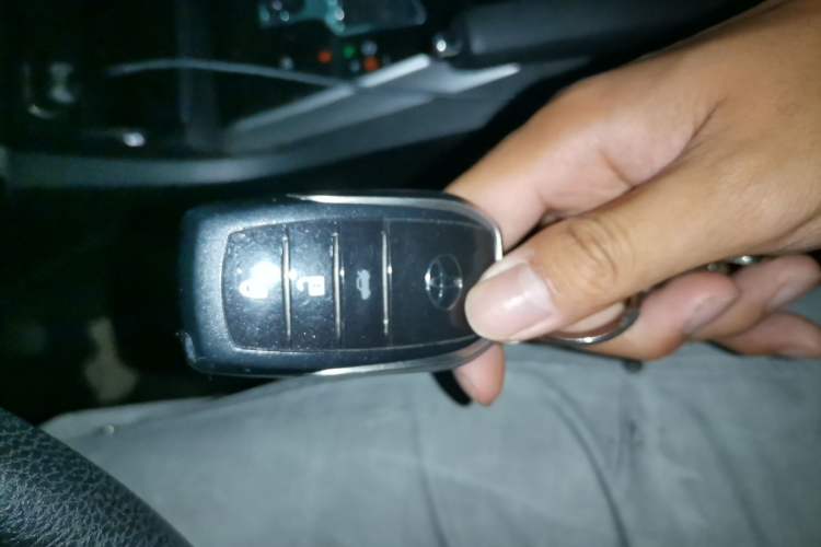 Used Toyota Corolla 2017 Revised Version 1.2T S-CVT GL Vehicle Key