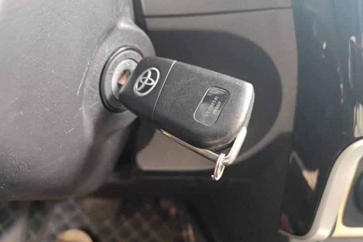 Used Toyota Corolla 2017 Revised Version 1.2T S-CVT GL-i Vehicle Key