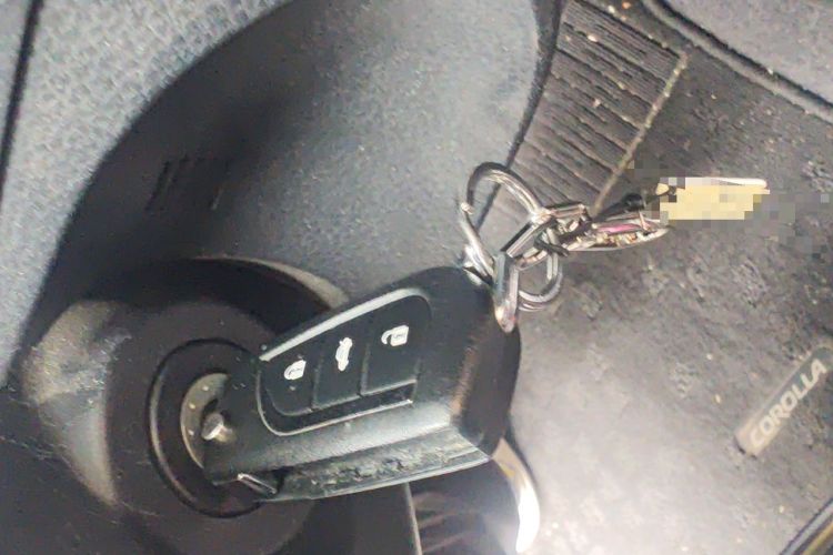 Used Toyota Corolla 2017 Revised Version 1.2T S-CVT GL Vehicle Key