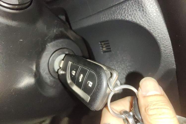 Used Toyota Corolla 2017 Revised Version 1.2T S-CVT GL Vehicle Key